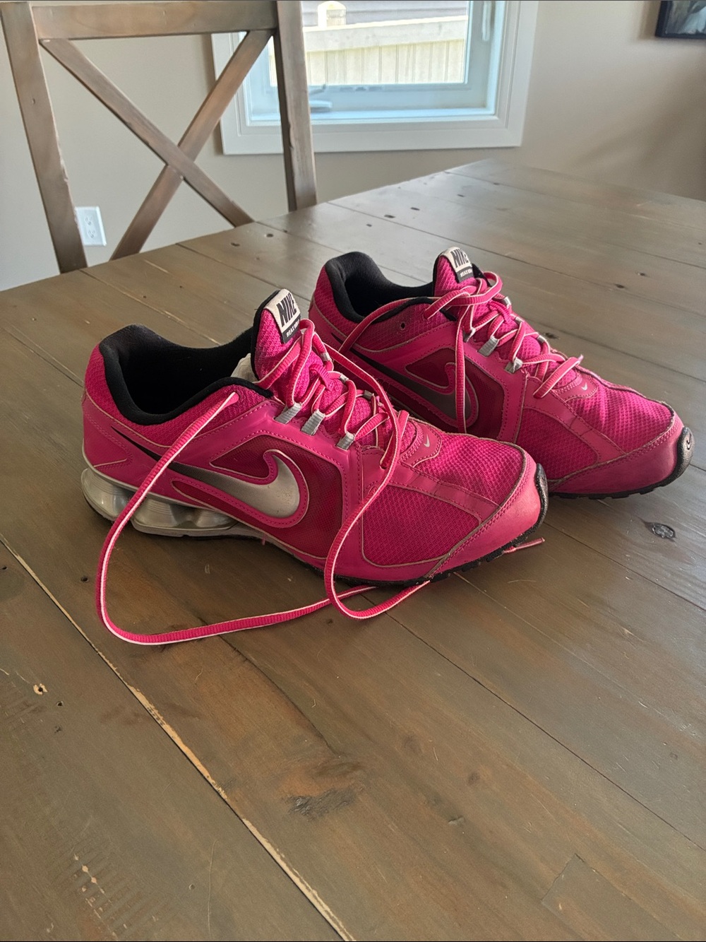 Nike Reax Run 8 Vintage
Hot Pink Running Shoes
